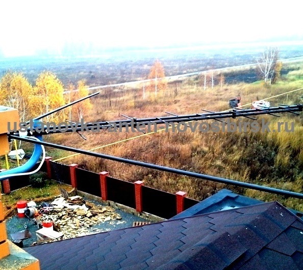 Эфирная антенна установлена на крыше коттеджа в посёлке Рыбачий