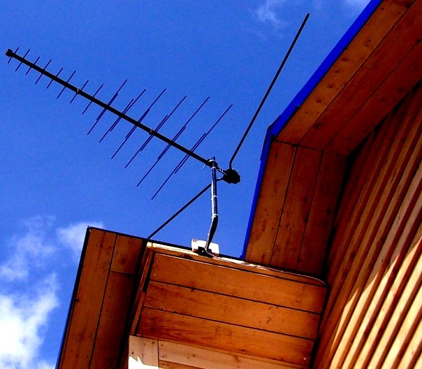 Установка эфирных антенн на даче